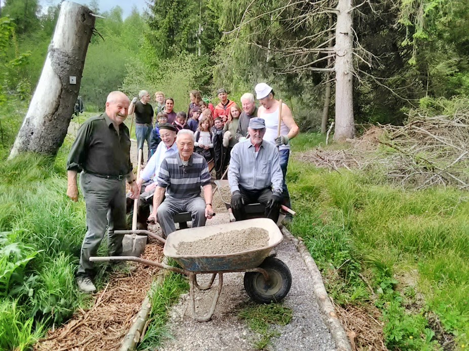 You are currently viewing Senioren des TSV Wald reparieren Riedlepfad